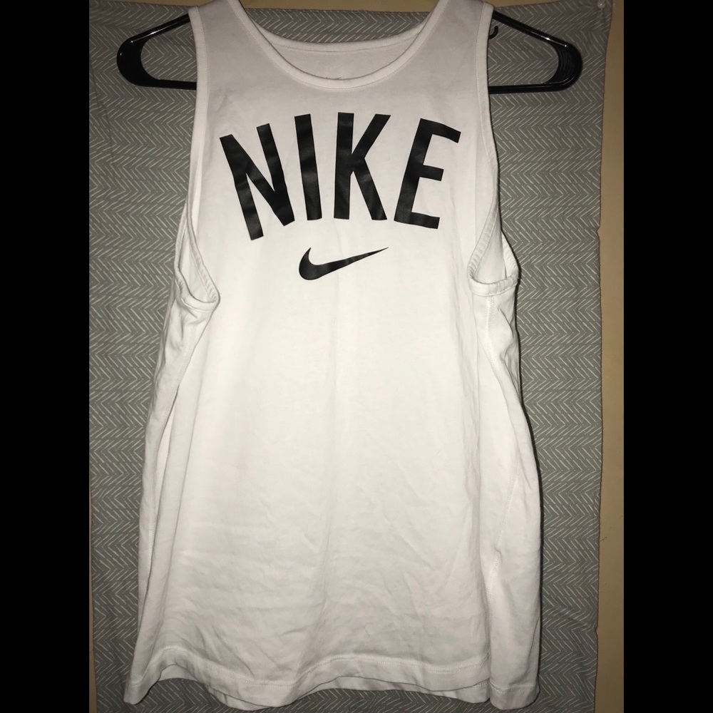 Women’s active tank